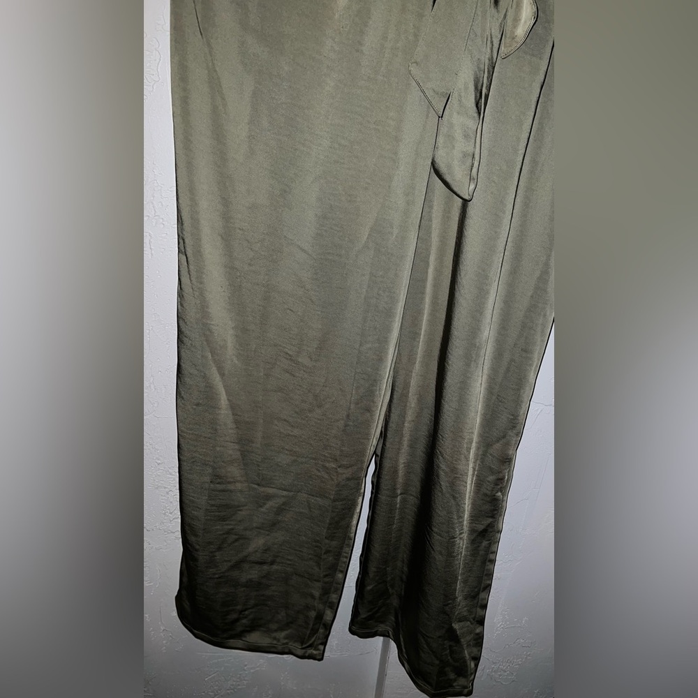 Forever21 Olive Jumpsuit - Picture 5 of 16